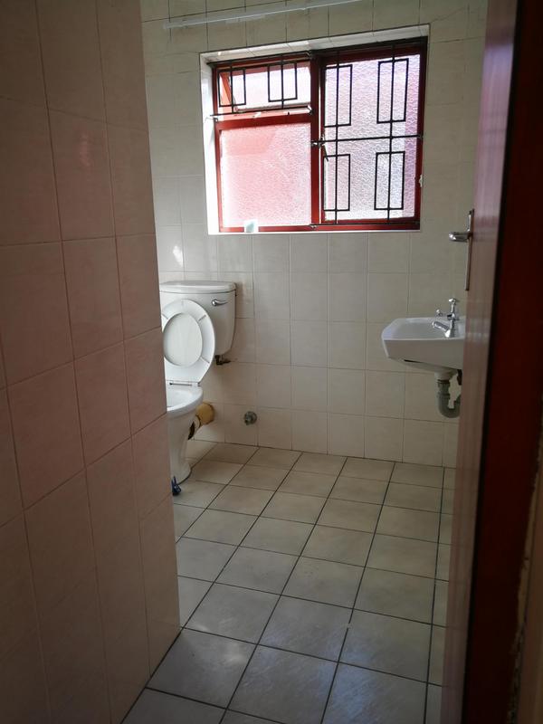 To Let 2 Bedroom Property for Rent in Grassy Park Western Cape